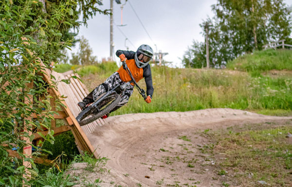 Porilaiset sen todistavat: 30 metriä on riittävä korkeusero monipuoliselle bike parkille.