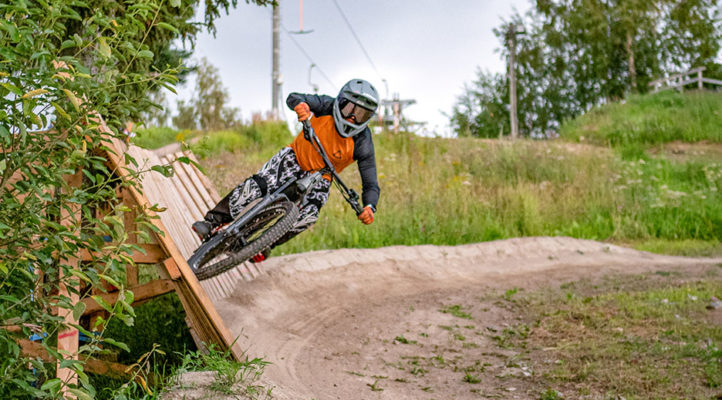 Porilaiset sen todistavat: 30 metriä on riittävä korkeusero monipuoliselle bike parkille.